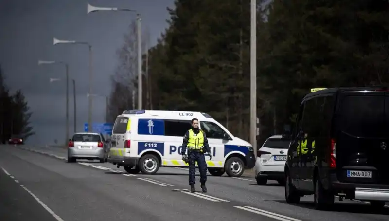 Finlandiya'da Okulda Bıçaklı Saldırı: 3 Öğrenci Yaralandı, Şüpheli Yakalandı