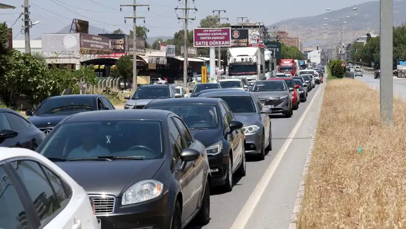 Aydın'dan Muğla'ya Uzanan 60 Kilometrelik Araç Kuyruğu: Sebepler ve Sonuçlar