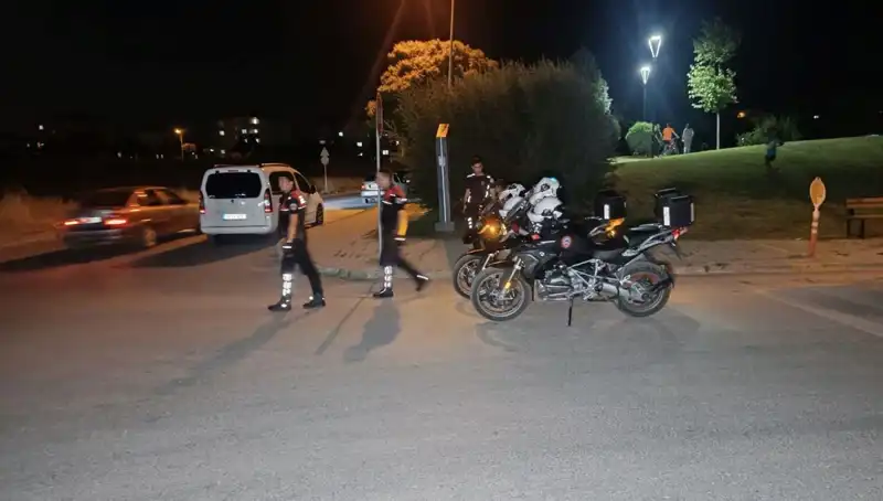 14 Yaşındaki Çocuk Parkta Bıçaklandı: Olayın Ayrıntıları Şok Edici!