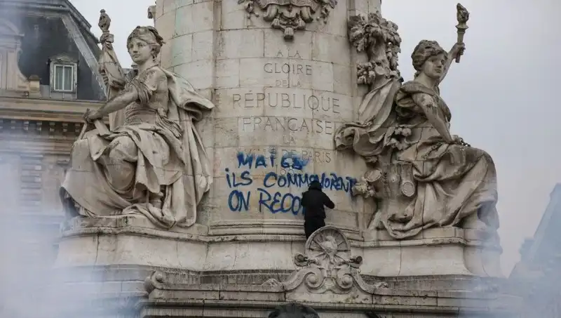 Paris Belediyesi'nin Grafiticilere Savaş Açma Kararı: Şehirde Yenilikçi Çözümler mi Bekliyoruz?