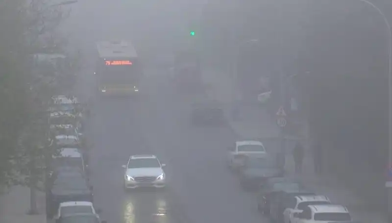 İstanbul'da Sis Manzarası: Görüş Mesafesi Düşük, Güvenlik Önlemleri Artıyor