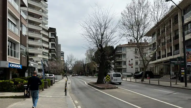 Kadıköy'ün Tehlikeli Cadde Noktası: Sürekli Kazaların Gizemi