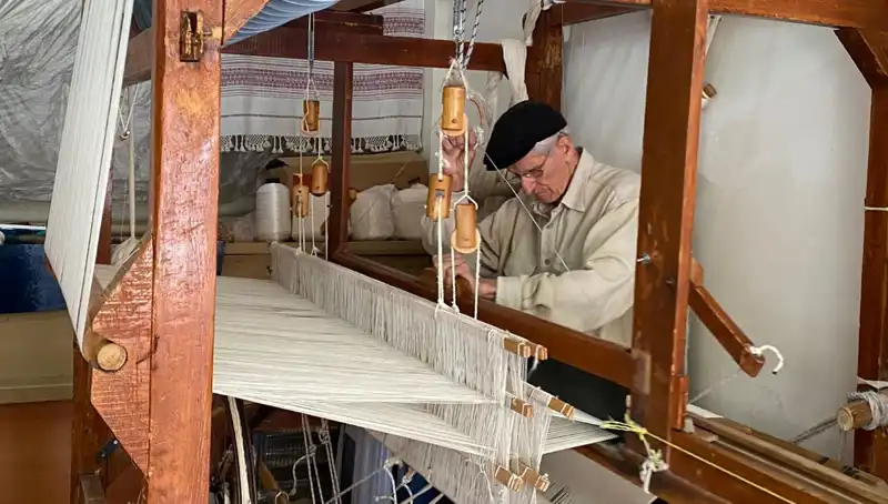 62 Yıldır İplerle Dans Eden Usta: Sanatını Eline Sağır Hale Getirdi