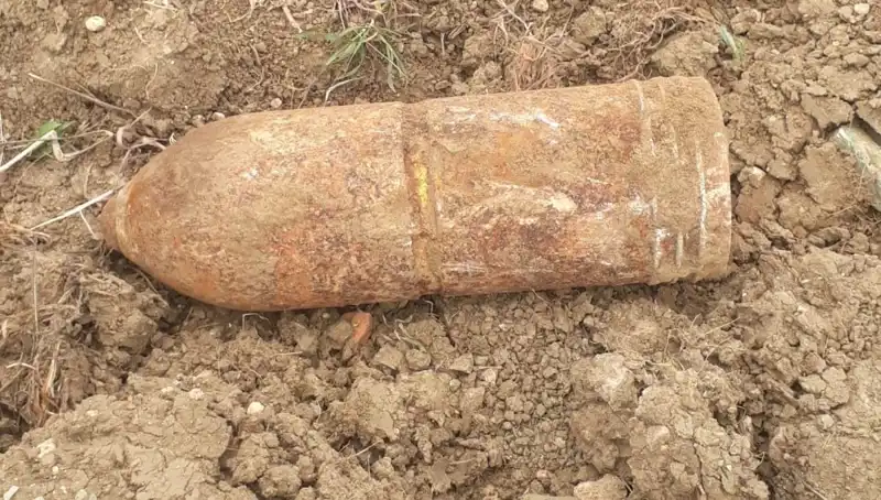 Çanakkale'de Tarih Canlandı: Patlamamış Top Mermisi Bulundu