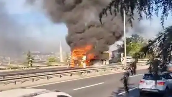 D-100 Karayolu'nda TIR Yangını: Uzun Süreli Trafic Çilesi Başladı