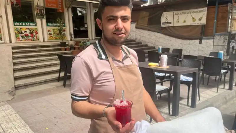 Dağlar, Haziran Sıcaklığında Serinlik Sunan Buz İkmatlarına Ev Sahipliği Yapıyor