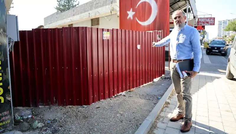 Tapulu Arazim İle Sokağımı Kapatan Vatandaşın Protestosu Şehri Sarstı