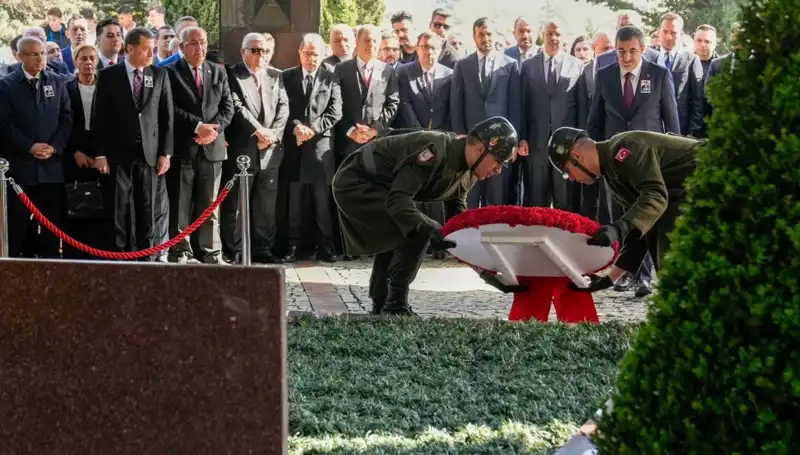 Turgut Özal’ın Anma Töreni: Cumhuriyetin Liderine Duyulan Özlem