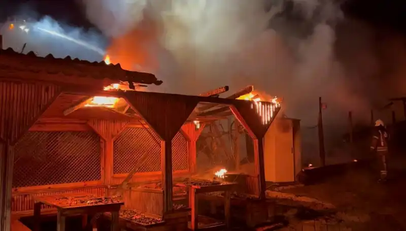 Şile'deki Altı Gözleme Restoranı Küller İçinde Kaldı: Yangın Sonrası Ortaya Çıkan Manzara