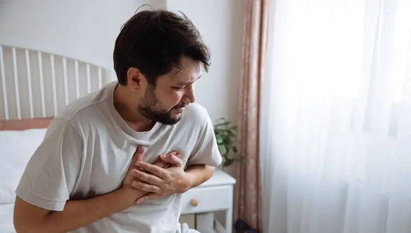 Sabahları Dikkat Çeken Belirti: Kalp Hastalığını İşaret Ediyor Olabilir