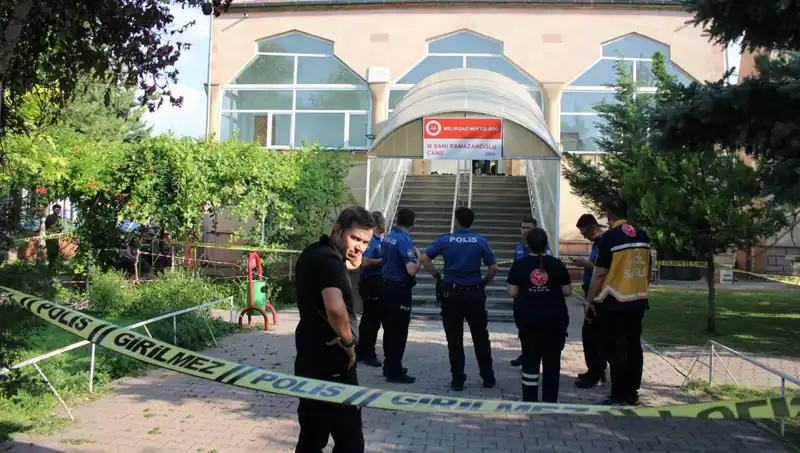 İnanılmaz Olay: Namaz Kılan Husumetliyi Öldüren Şok Edici Saldırı