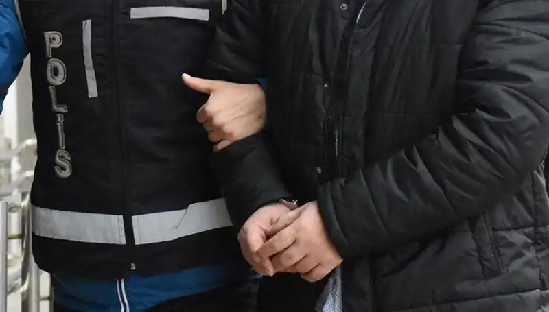 Edirne'de FETÖ'ye Yönelik Operasyonda İki Şüpheli Yakalandı