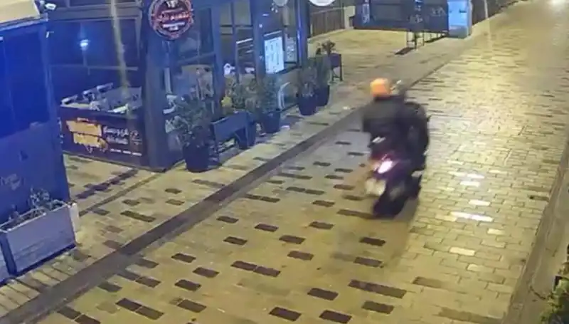 Gece Kulübünde Haraç Saldırısı: Torpil ve Silahlarla Gelen Korku