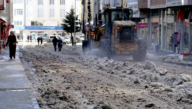 Sarıkamış'ta Kış Turizmi İçin Kar ve Buz Temizleme Çalışmaları Başladı