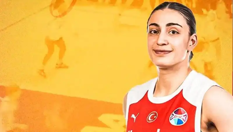 Galatasaray'dan Önemli Gelişme: 3 Oyuncuyla Yeni Sözleşme İmzalandı
