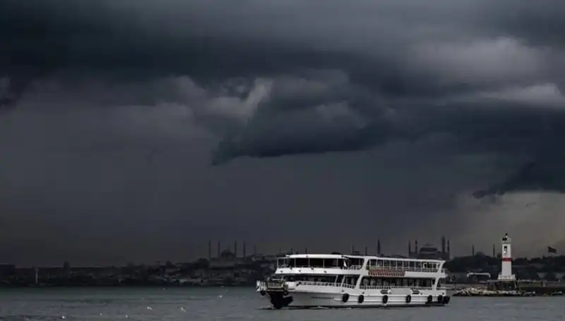 İstanbul ve Çevresinde Sağanak Yağış Uyarısı: Vatandaşlar Dikkat!