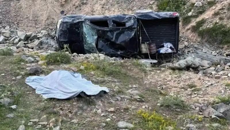 Gümüşhane'de Feci Kaza: 1 Ölü, 5 Yaralı! Olayın Ardındaki Gerçekler
