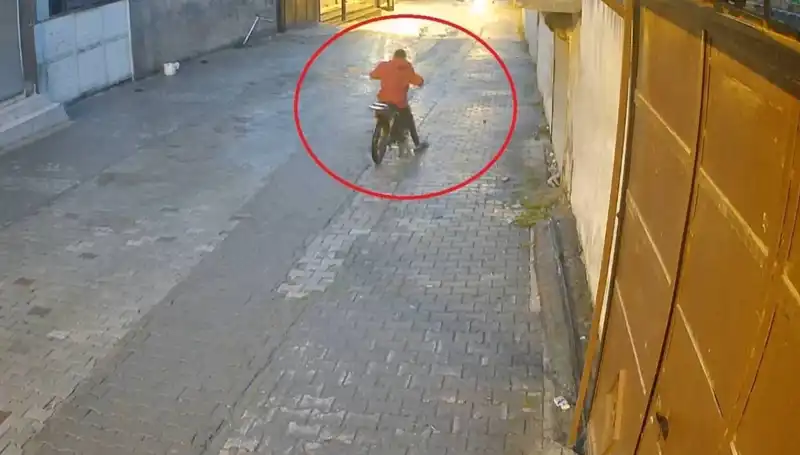 Hırsız Motosikletinin Arızasını Görmezden Gelerek Kaçmaya Devam Etti!