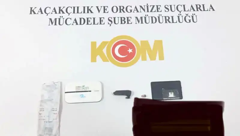 Ehliyet Sınavında Kopya Çekenlerin Şaşırtıcı Düzeneği Ele Geçirildi