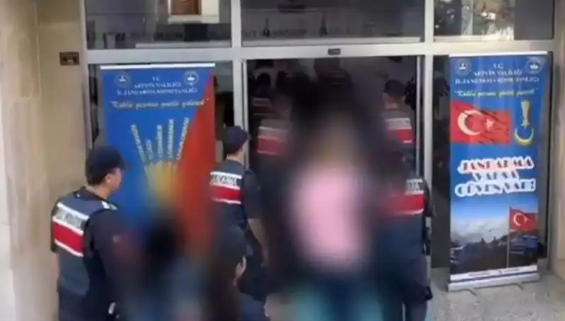 Yüzlerce FETÖ Şüphelisine Ayrı Ayrı Operasyon: 30 İlde 65 Tutuklama