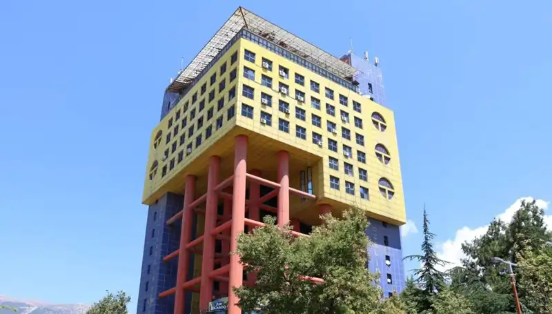 Dünyanın En Saçma Binası Yerine Yepyeni Bir Proje: İnşaat Süreci Başladı!