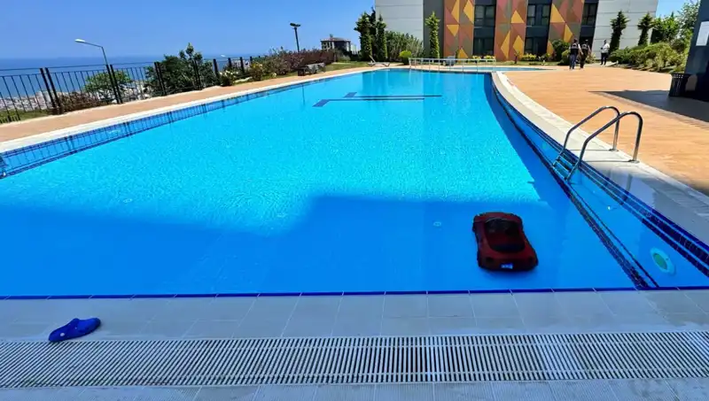 Samsun'da Küçük Çocuğun Akülü Arabasıyla Havuzda Geçirdiği Korku Dolu Anlar